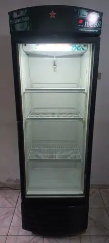 Cervejeira expoxitora metalfrio 220v em bom estado e com garantia