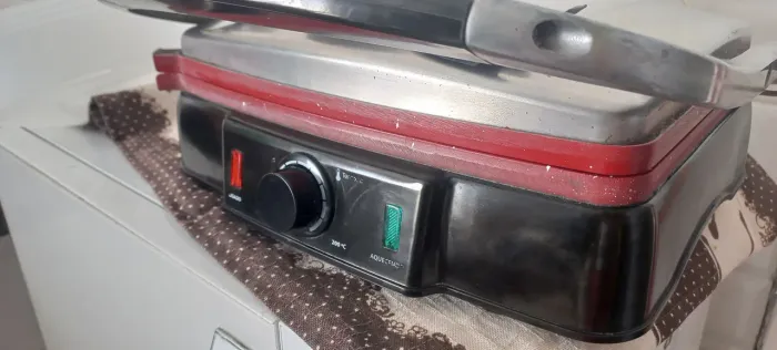 Grill Mondial em excelente estado 