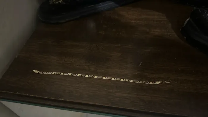 Pulseira romanel,na loja eh 700