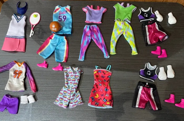 Barbie - Lote de Roupas ( 9 looks ) 