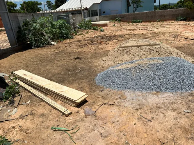 Terreno a 500 metros da Avenida Itavuvu