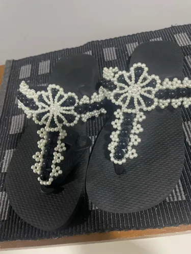 Chinelo havaianas bordados