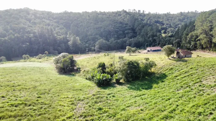 Terreno de 300m² no Interior ? Entrada de R$ 20 mil e Parcelas que Cabem no Bolso!