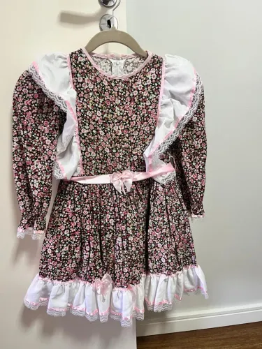 Vestido Junino de luxo, rodado, tamanho 8