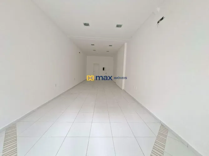 Sala comercial para alugar no Edifício Isadora Cristina, no Centro de Balneário Camboriú