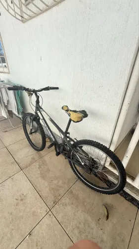 Bike Rockrider Aro 24 - Ótima para Passeios e Trilhas | Bom Estado