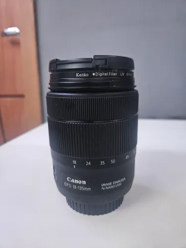 Lente Canon 18-135mm F/3.5 - 5.6 NANO USM
