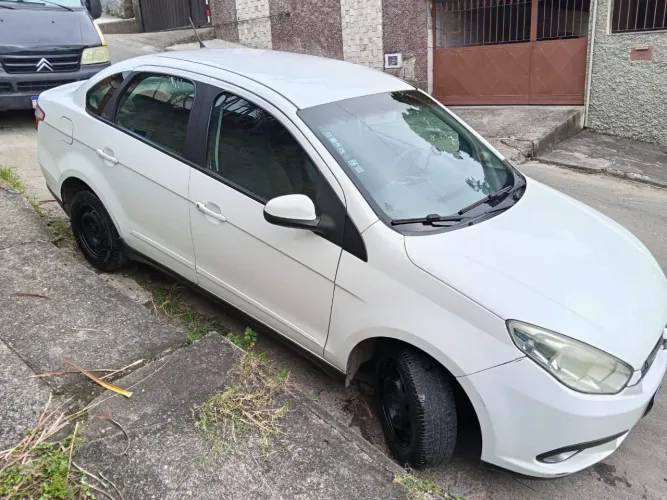 Fiat Grand Siena Attrac. 1.4 EVO F.flex 8V 2013