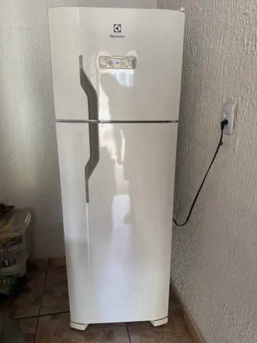 Geladeira Electrolux Frost Free TF39 310L Branca - 220V - Perfeito Estado!