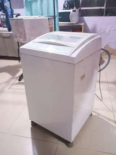 Máquina de lavar estragada