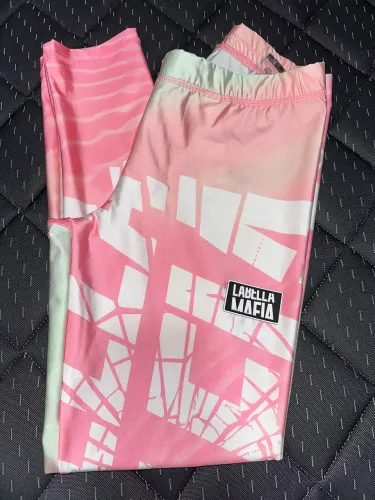 Roupa em estado NOVO