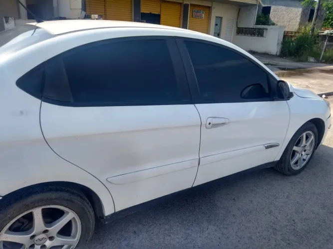 Chery Cielo Sedan 1.6 16V 119cv 4P 2012