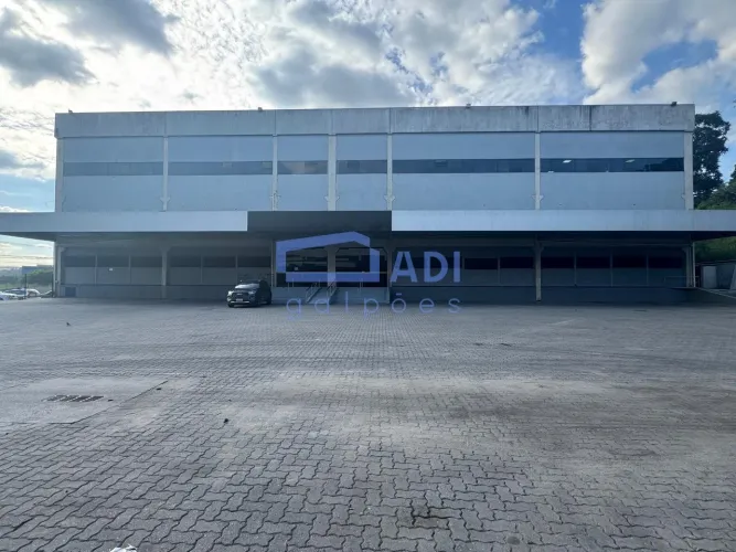 Galpão 2530 m²  7 docas  Guarulhos/Dutra
