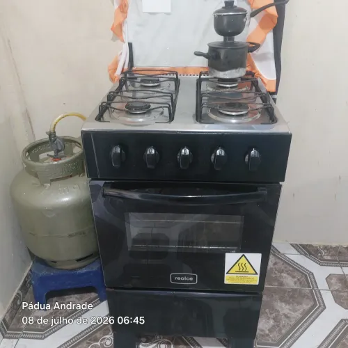 Vendo fogão de 4 bocas semi novo!!