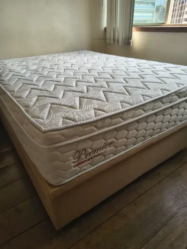 Cama casal + box baú - apenas 1 mês de uso ainda na garantia