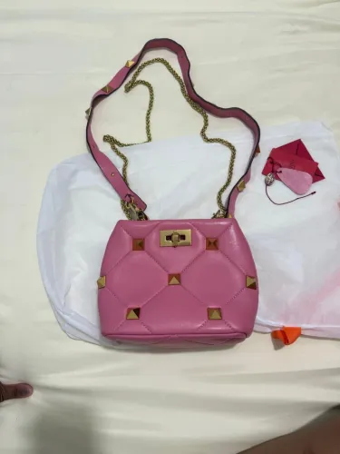 Bolsa Valentino Roman Stud Rosa 
