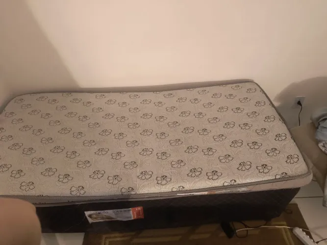 Cama box solteiro e colchão 