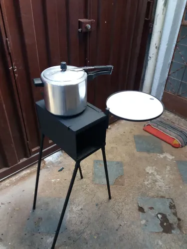 Fogão lenha e churrasqueira portátil