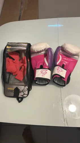 Luva de Boxe / Muay Thai Pretorian Elite Training 10oz + Bandagem e Bolsa