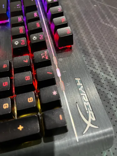 Teclado mecânico HyperX Mars rgb