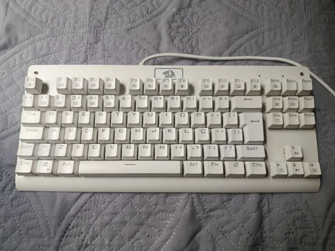 Teclado Redragon Dark Avengers (Versão Branca)
