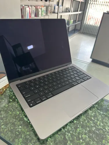 Apple M1 Pro 8-core - 14-core GPU ? 512 GB ? RAM 16GB ? Space Gray 2021 R$ 5.000