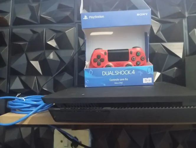 Ótimo estado pegando perfeitamente sem defeitos. 1 TB armazenamento 