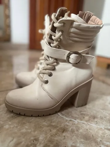 Bota cano alto