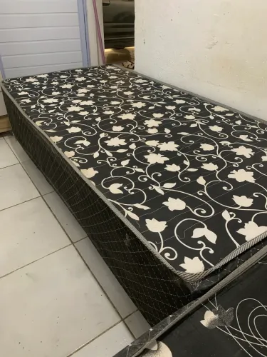 Cama de solteiro nova