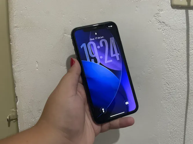 iPhone 11 64GB - Excelente estado + carregador e 3 capinhas