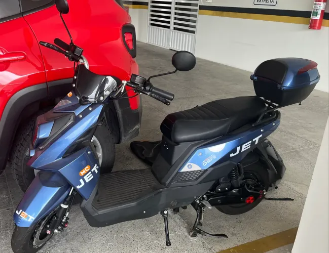 Moto (autopropelido) novinha