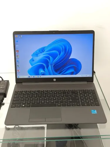 Notebook HP 256 G9 | i3-1215U | 8GB | 256GB SSD | UHD | 15.6"