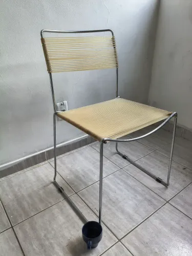 Cadeira de espaguete cromada