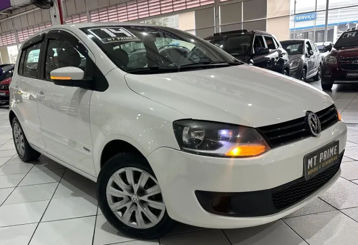 Volkswagen Fox 1.0 MI Total Flex 8V 5P 2014