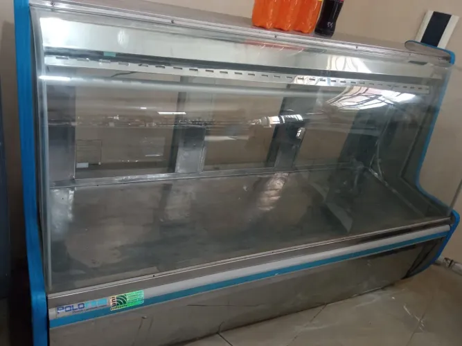 Balcão Frigorífico Expositor para Carnes e Bebidas Polofrio (Seminovo)