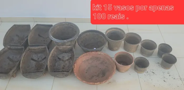Kit 15 vasos de tamanhos variados.