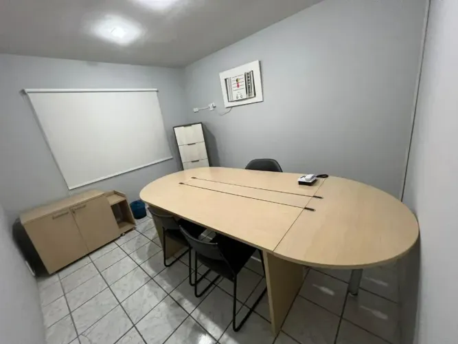 Alugo sala para reuniões no melhor trecho de Piedade!
