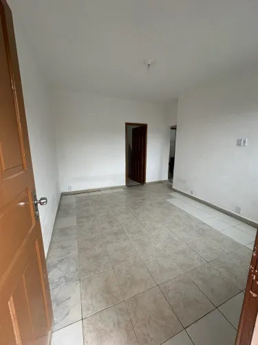ALUGO CASA 2 QUARTOS QUITANDINHA