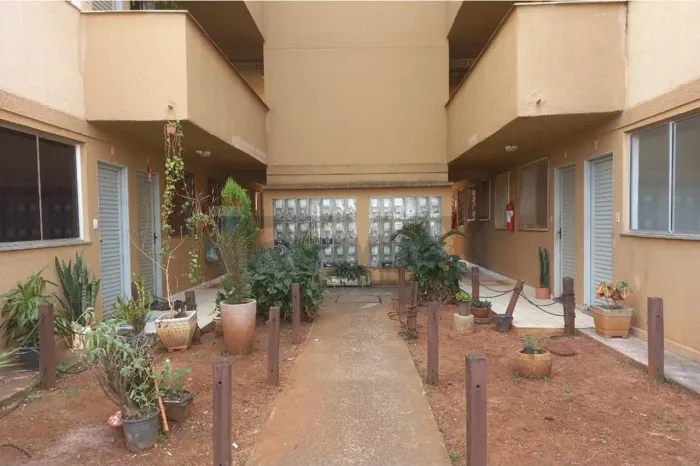 Ap. com 2 Quartos à Venda em Mogi Mirim - $ 100.000,00 (ACEITA CARRO COMO PARTE DE PAGAMEN