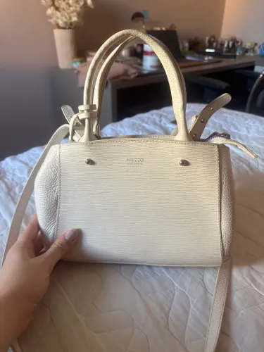 Bolsa Arezzo branca pequena