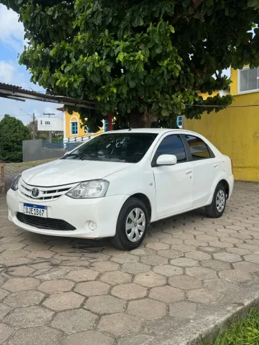 Toyota Etios XS Sedan 1.5 Flex 16V 4P Mec. 2013