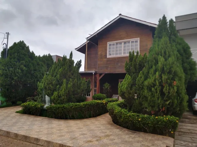 Casa em condomínio