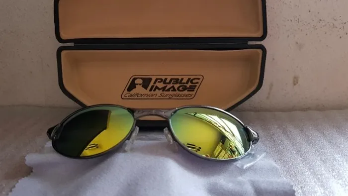 Óculos de sol Oakley nunca usado!