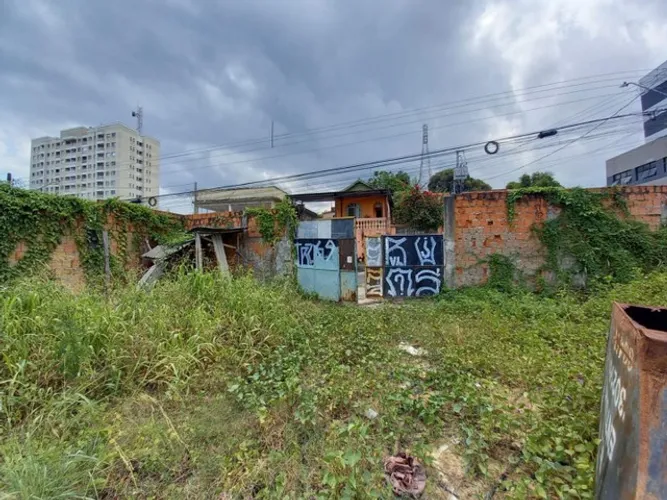 Excelente Terreno na Praça 14.