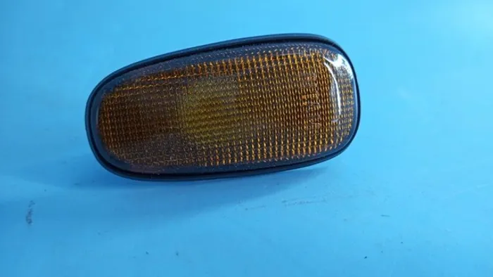 Pisca  Lateral (Astra/Zafira) Ambar Ano:1999   Marca:Fitam