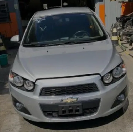Gm Sonic sedan sucata para retirada de peças 