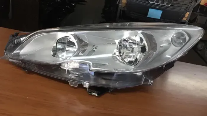 Farol Peugeot 308 408 2016 2017 2018