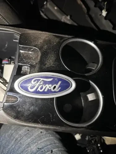 Emblema dianteiro Ford fusion 2014