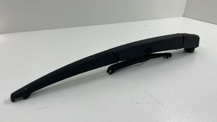 Braço limpador traseiro Air Cross 2012 a 2018 original/usado