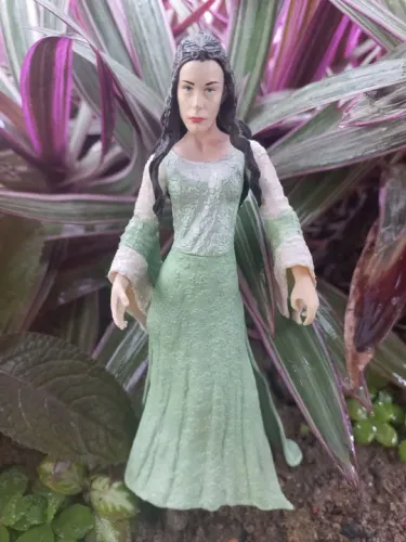 Arwen Coronation Senhor dos Anéis Toybiz
